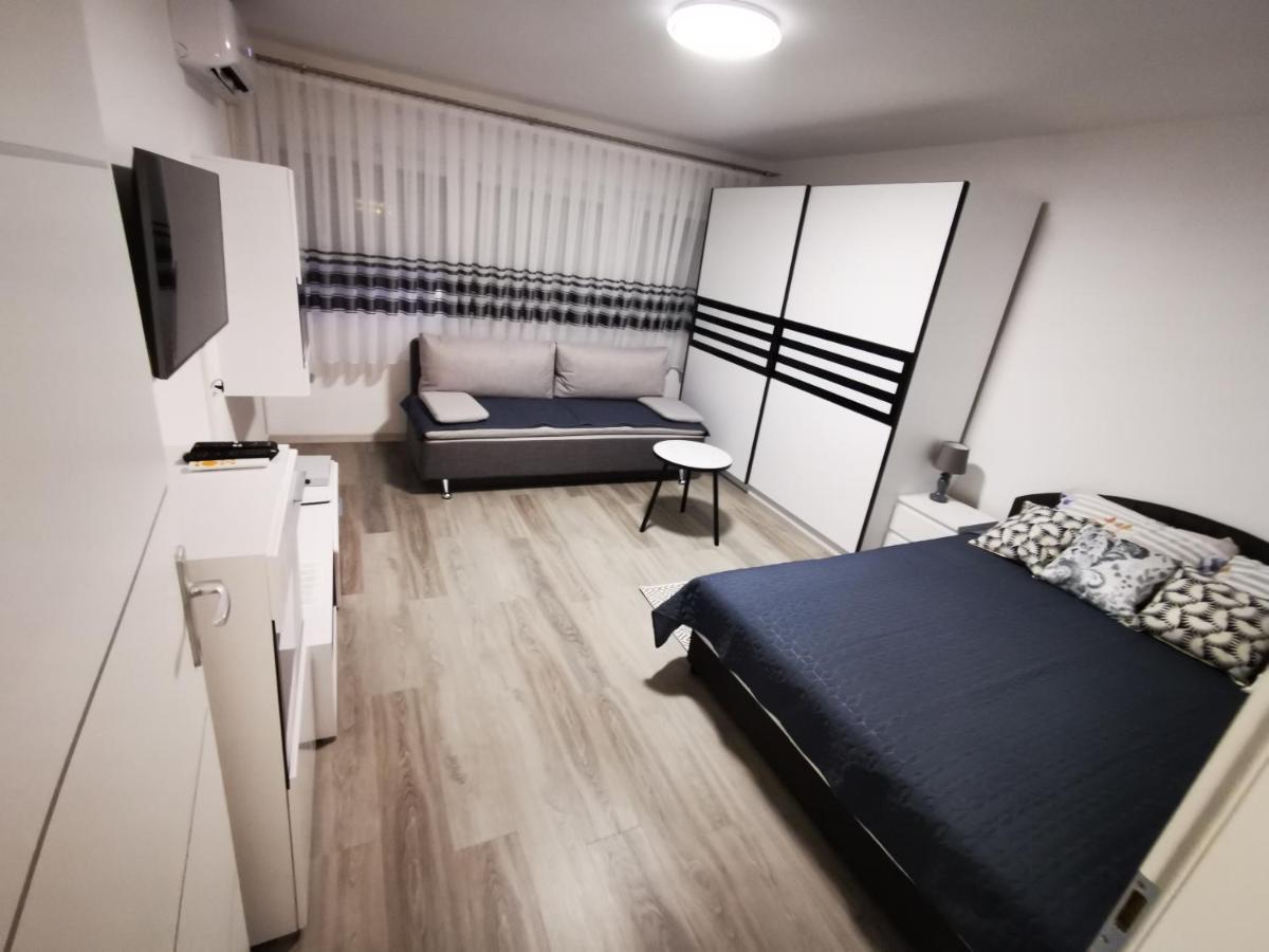 Ema Studio Apartman Karlovac Exterior foto