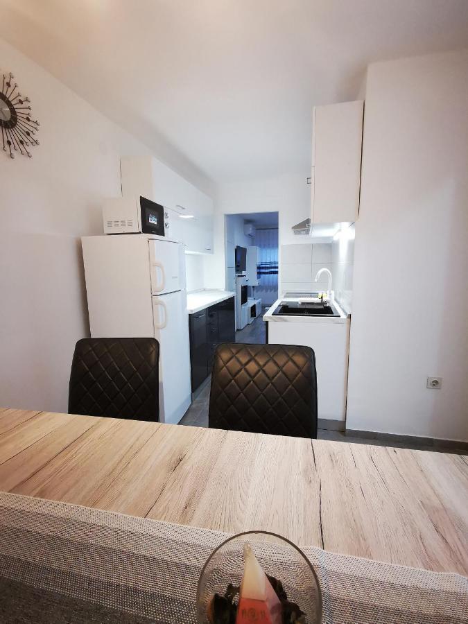 Ema Studio Apartman Karlovac Exterior foto