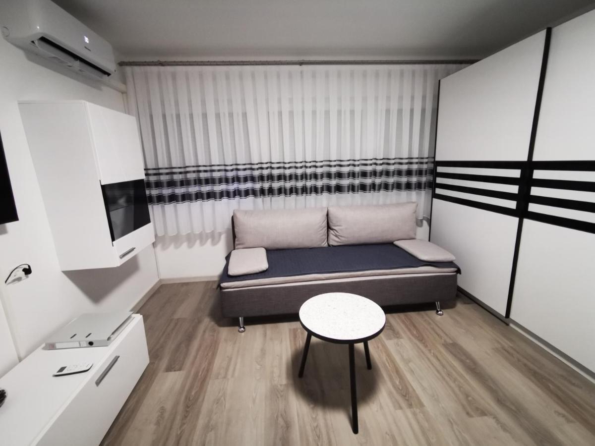 Ema Studio Apartman Karlovac Exterior foto