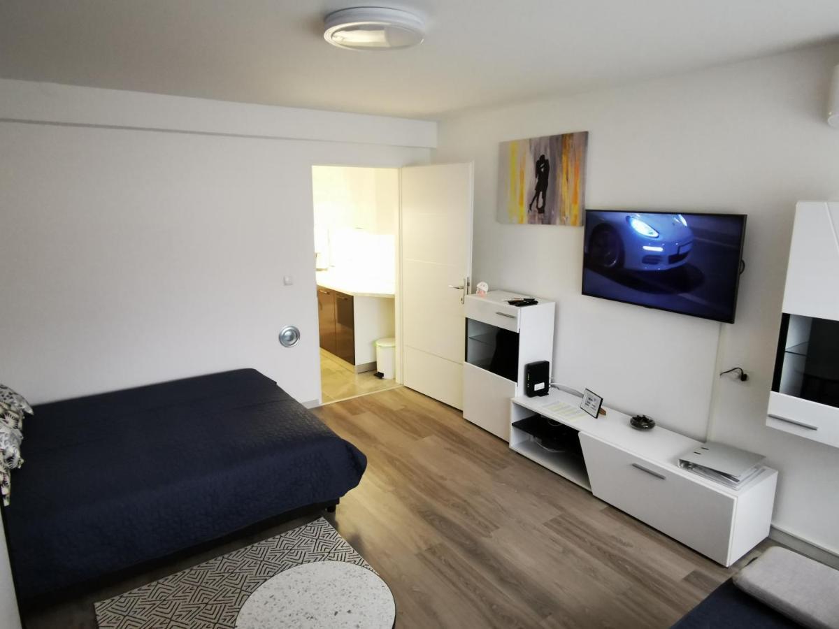 Ema Studio Apartman Karlovac Exterior foto
