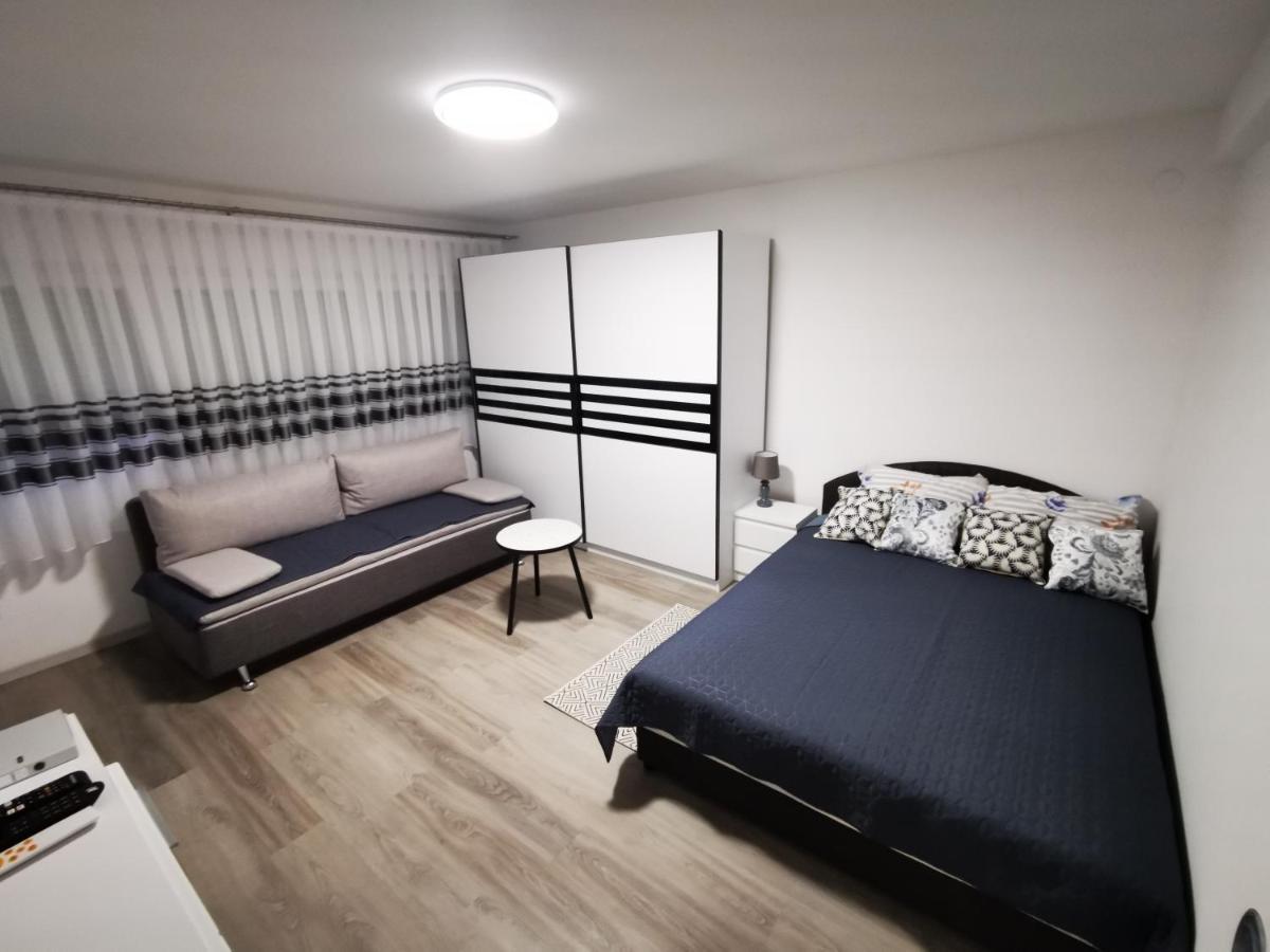 Ema Studio Apartman Karlovac Exterior foto