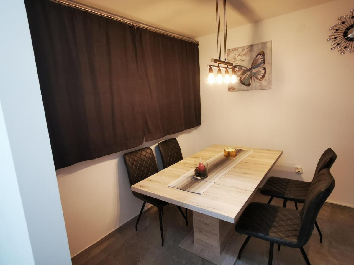 Ema Studio Apartman Karlovac Exterior foto