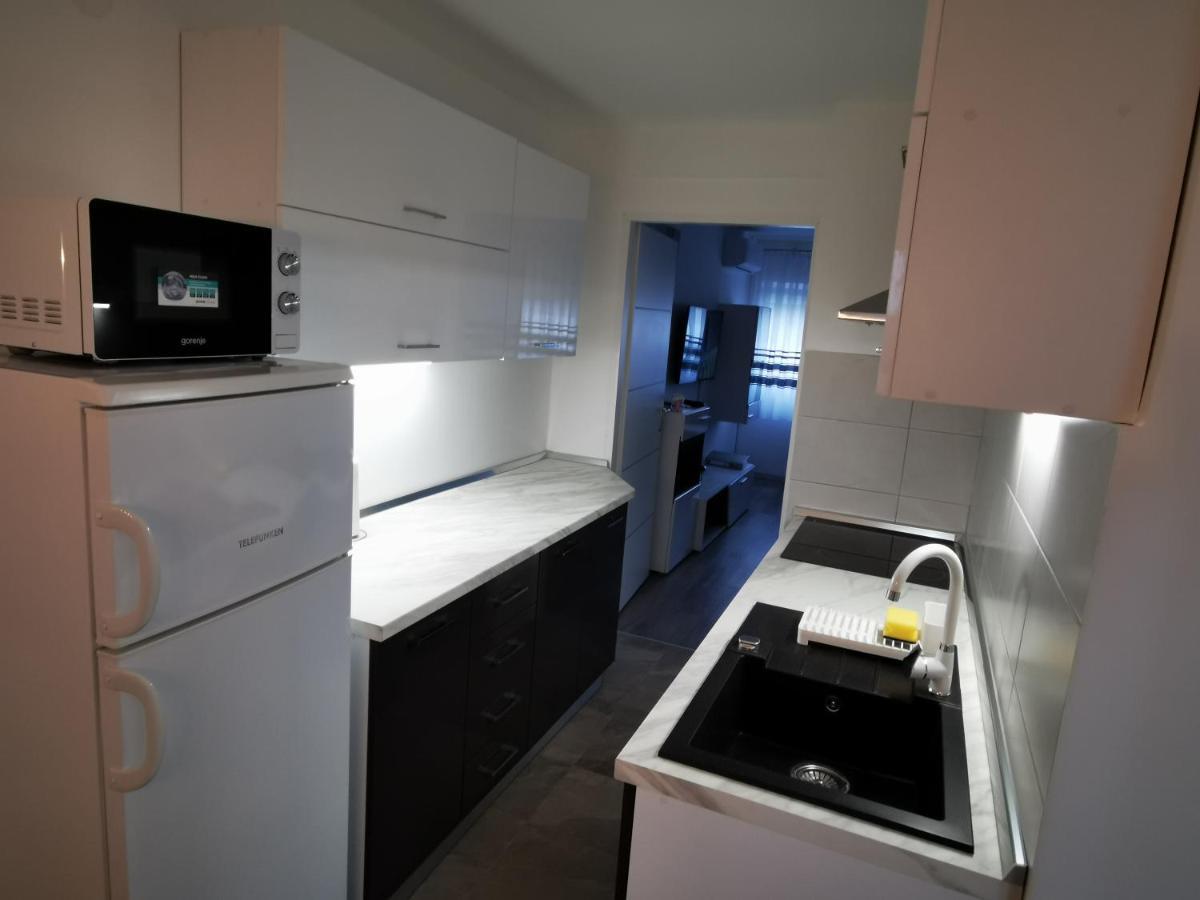 Ema Studio Apartman Karlovac Exterior foto