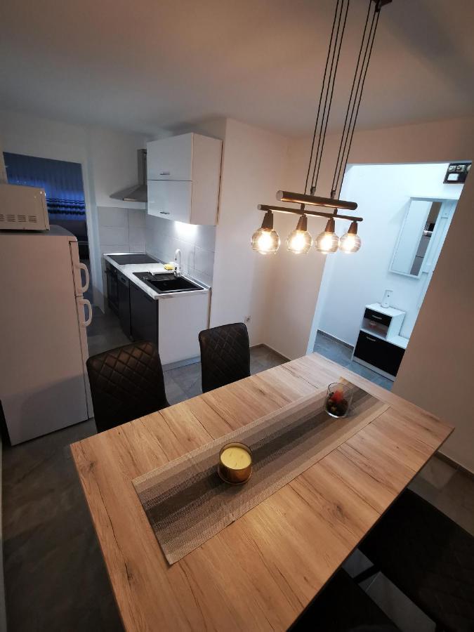 Ema Studio Apartman Karlovac Exterior foto